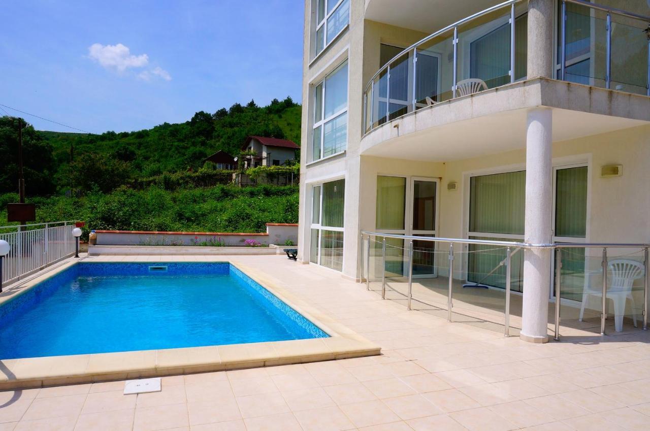 Апартамент Серена - Apartment Serena - Balchik Villa Zone Exterior photo